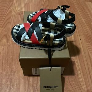 Burberry brand new never worn sandal for a toddler girl size 6